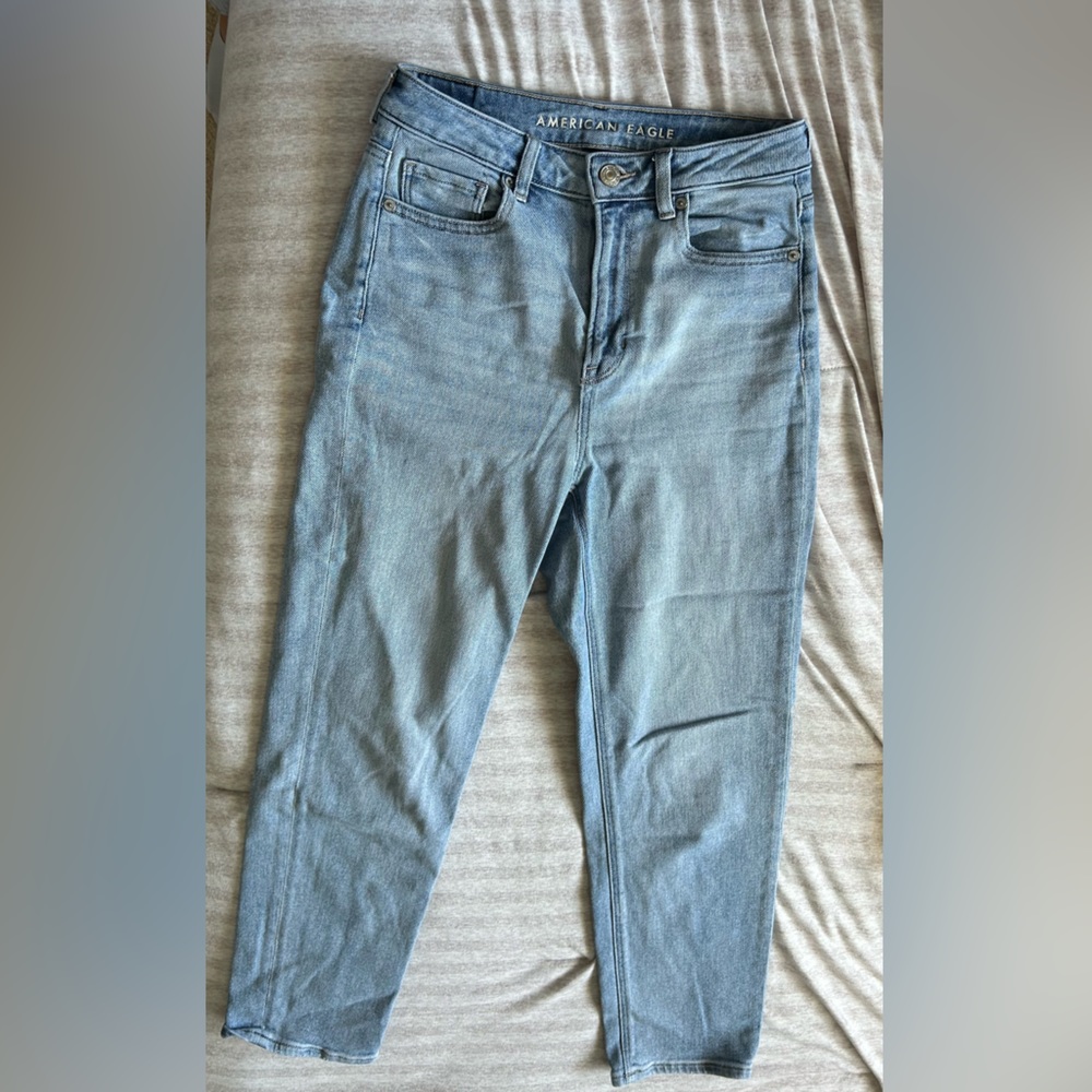 american eagle light wash jeans